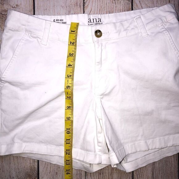 NWOT womens size 6 ana mid rise twill shorts - Picture 4 of 5
